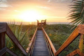 Pelican Inlet-Cozy Beach Condo!